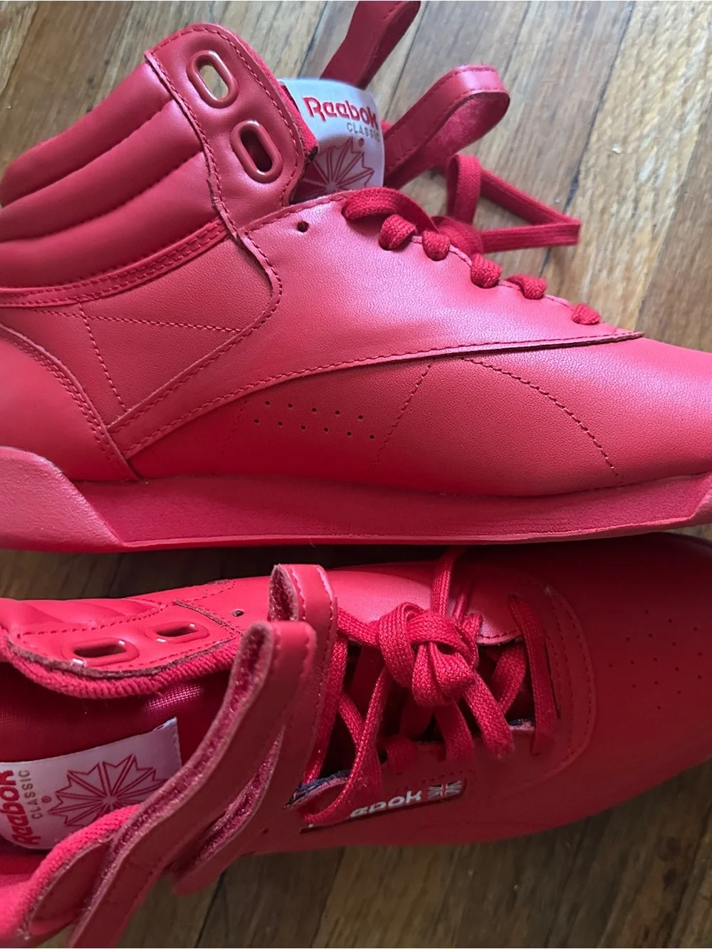 Reebok Classics! Red High-Top Women's Sneakers. Size 11 women’s. Unworn